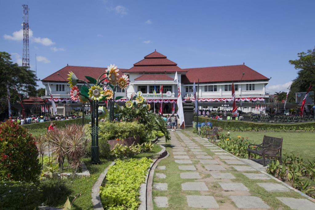 Reddoorz Syariah @ Danau Maninjau Sawojajar Hotel Malang Exterior photo